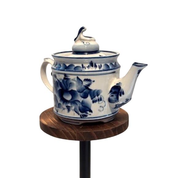 Vintage Gzhel Porcelain Tea Pot Chinoiserie Style Blue White Hand Made Russia - Picture 2 of 12